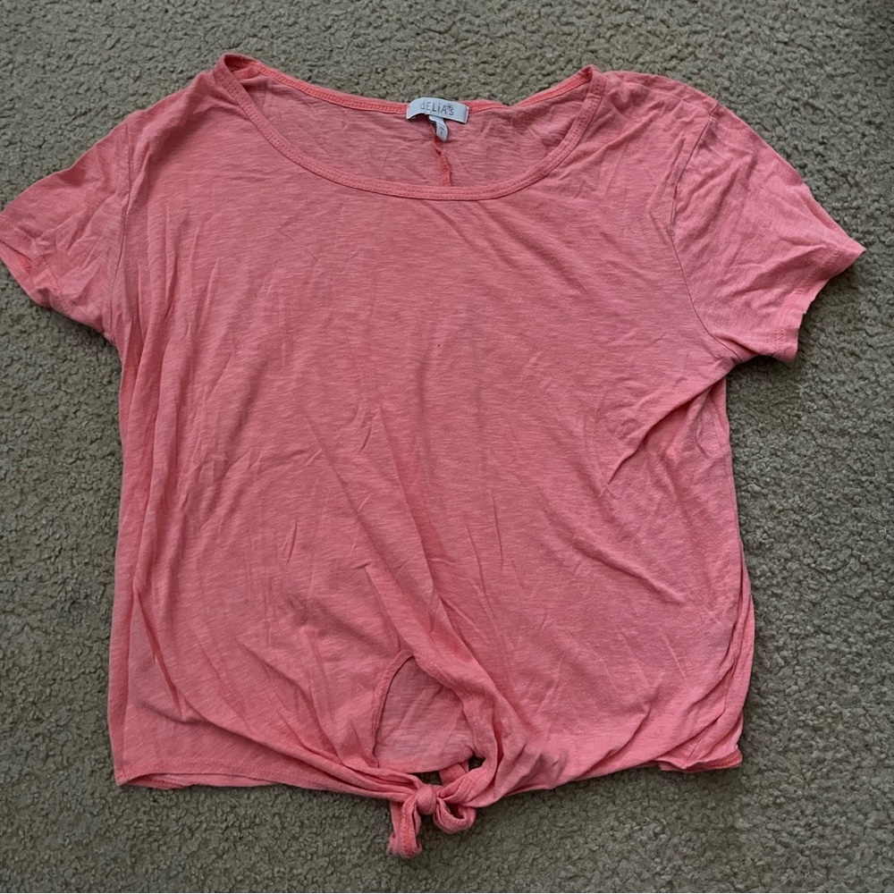 Delia’s pink crop top